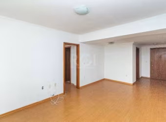 Apartamento localizado no bairro Vila Ipiranga com 117m² no 2º andar. Imóvel com 02 dormitórios, sala de estar/jantar, sacada, cozinha com armários, banheiro social,e suite, área de serviço,e pisos em