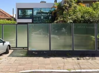 PRÉDIO A VENDA na rua Cairu, Navegantes Porto Alegre RS com aproximadamente 430m², com 2 pavimentos,  espaço de estacionamento para 8 veiculos, composto de térreo mais 1 pavimento, terreno com 11 x 33