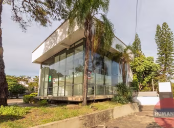 Prédio Comercial localizada no bairro Chácara das Pedras com 840 m². Imóvel dispõe de  10 salas, 02 cozinhas, 06 banheiros, Elevador e pisos em cerâmica, cobertura com terraço.Imóvel com pátio, Churra
