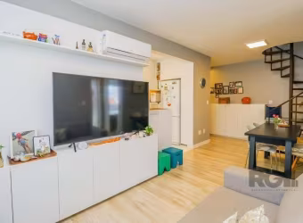LINDA COBERTURA! Localizada no Bairro Cristo Redentor, ideal para quem busca uma vida mais sustentável, 02 dormitórios sendo uma suíte, living 2 ambientes, imóvel bem iluminado, bem ventilado, reforma