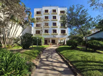 Ótima cobertura duplex, com vista perene, 3 dormitórios, sendo 1 suíte, living amplo com 2 ambientes, cozinha e copa, área de serviço independente, dependência de empregada e banheiro auxiliar... no 2