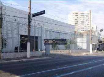 Galpão com 898m²