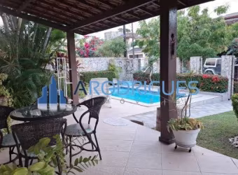 Casa à Venda em Piatã, Condomínio do Parque Residencial Village Piatã, Perto da praia
