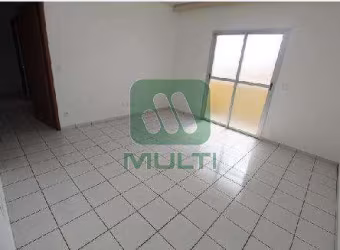 Apartamento com 3 quartos à venda no Jardim Finotti, Uberlândia  por R$ 400.000
