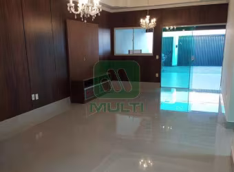 Casa com 3 quartos à venda no Jardim Botânico, Uberlândia  por R$ 880.000
