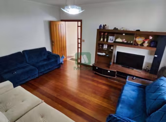 Casa com 3 quartos à venda no Jardim Patrícia, Uberlândia  por R$ 560.000