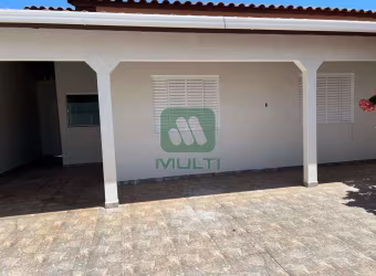 Casa com 3 quartos à venda no Custódio Pereira, Uberlândia  por R$ 600.000