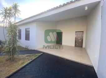 Casa com 3 quartos à venda no Custódio Pereira, Uberlândia  por R$ 820.000