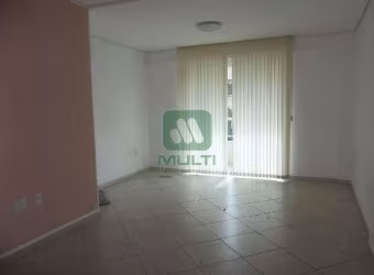 Apartamento com 3 quartos à venda no Brasil, Uberlândia  por R$ 480.000