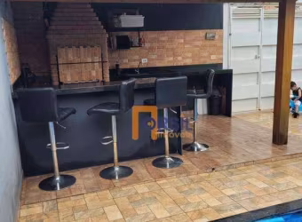 Sobrado para venda em Varinhas de 100.00m² com 3 Quartos e 3 Garagens