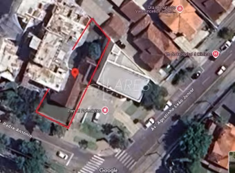 Terreno para venda em Centro de 180.00m² com 4 Quartos e 8 Garagens