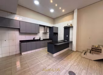 Casa para alugar em Jardim Colonial de 250.00m² com 3 Quartos, 1 Suite e 2 Garagens
