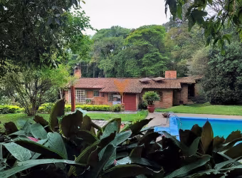Casa para venda em Vila Santo Antônio de 482.18m² com 3 Quartos, 2 Suites e 4 Garagens