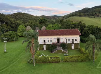 Fazenda / Sítio para venda em Paraíba Do Sul de 377.00m² com 13 Quartos e 3 Suites