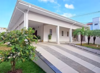 Casa para venda e aluguel em Jardim Ipyranga de 212.00m² com 3 Quartos, 1 Suite e 5 Garagens
