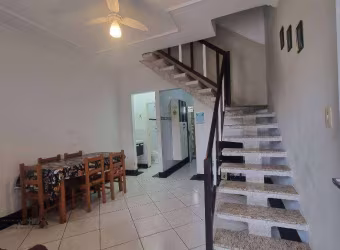 Sobrado para venda em Caiçara de 76.00m² com 2 Quartos e 1 Garagem