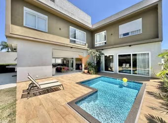 Casa para venda em Granja Viana de 345.39m² com 4 Quartos, 4 Suites e 6 Garagens