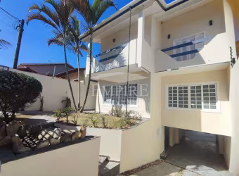 Sobrado para venda em Arujá Center Ville de 340.00m² com 3 Quartos, 1 Suite e 2 Garagens