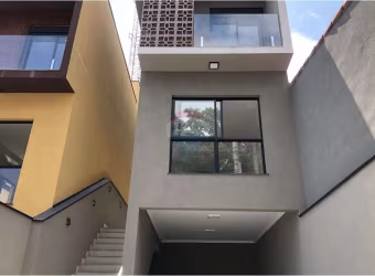 Casa para venda em Arujamérica de 149.00m² com 3 Quartos, 1 Suite e 3 Garagens