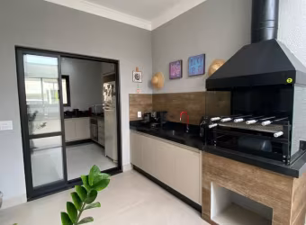 Casa térrea em condomínio com 3 suítes, 200m², planejados e ar condicionado. Condomínio Bréscia