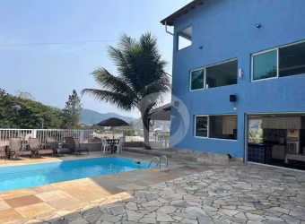 Sobrado com 4 dormitórios à venda, 306 m² por R$ 950.000 - Perequê-Mirim - Ubatuba/SP