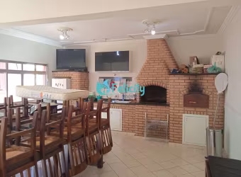 Sobrado com 4 dorms, 2 suítes, 4 vagas, 194m2 no Jardim Regina