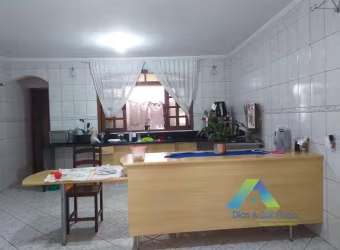 Vila Homero Thon Sobrado 297M², 3 dormitórios, 5 vagas, ótima localização e valor !!!