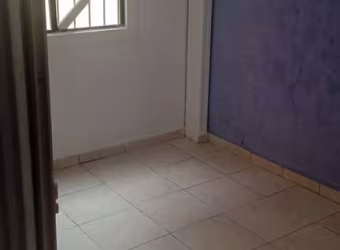 Apartamento 40m² em localização privilegiada com divisa  São Caetano assistida por todo tipo de comercio, feira-livre, lazer, educação e transporte que se conecta à cidade inteira e diversas regiões e