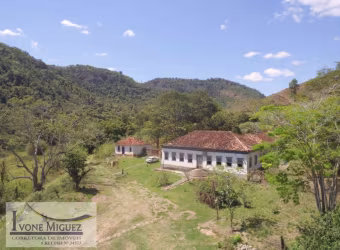 Fazenda em Centro - Rio das Flores, RJ