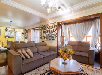 Aluga-se Casa Alto Padrão no Jardim Maia: 450m², 3 suítes, piscina, sótão, espaço gourmet, 5 vagas