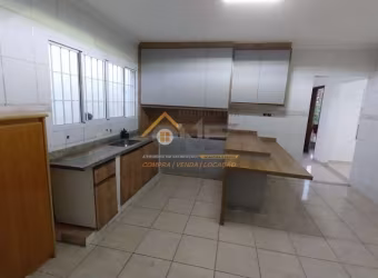Casa com 3 quartos para alugar no Jardim Itamaracá, Indaiatuba  por R$ 3.900
