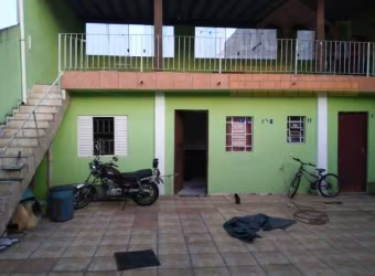CASA TÉRREA COM LOTE INTEIRO