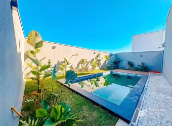 Casa com 03 suítes e piscina à venda no condomínio Alphaville 2