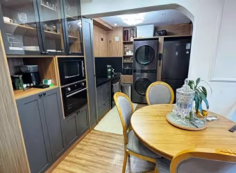 Apartamento na Vila Matilde, 2 dormitórios, finamente decorado, com armários planejados, ventilado, vista livre e Home Office.