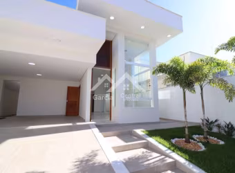 Casa nova com piscina 3 dormitórios (1 suíte) a 200 metros da praia de Peruíbe