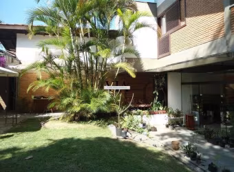 Linda casa de ESQUINA no condomínio Residencial 9
