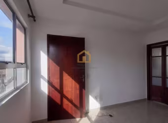 Apartamento Frente com Sacada.