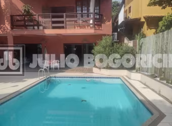 Casa em condomínio fechado com 4 quartos à venda na Rua Amadeu Gomes, Sapê, Niterói, 1000 m2 por R$ 1.950.000
