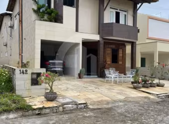 Casa á venda condomínio fechado