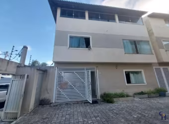 VILLAGE TRIPLEX EM PRAIA DO FLAMENGO 3 SUÍTES PÉ NA AREIA. COM 10 CASAS E A MENOS DE 200 METROS DO MAR, E VISTA PARA O MAR.