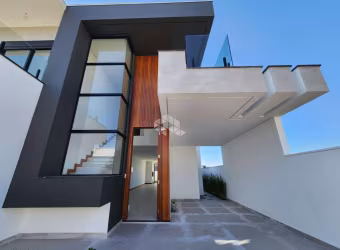 Casa 3 Dormitórios no bairro Campeche, em Florianópolis/SC