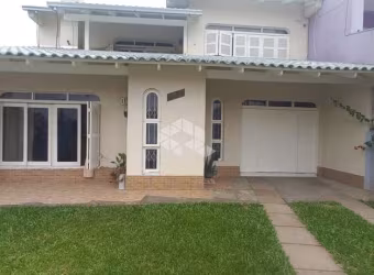 Casa/sobrado com 2 andares, 3 dormitorios e piscina