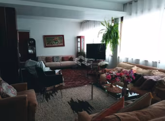 Apartamento Com 3 Dormitórios 1 vaga no Centro Histórico em Porto Alegre