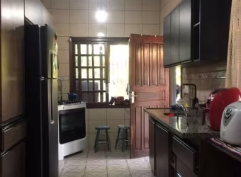 Casa no Condomínio  Cantegril , 3 quartos, 1 suíte,  3 banheiros e 2 vagas.