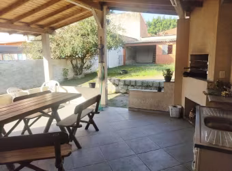 CASA A VENDA NO BAIRRO CARVALHO COM 4 DORMITÓRIOS E PÁTIO