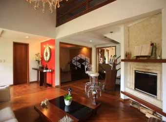 CASA 3 DORMITÓRIOS, 1 SUITE COM VAGA, PISCINA  NO JARDIM PLANALTO!