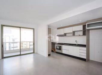 Apartamento semimobiliado com 3 dormitórios/quartos e sendo 1 suíte A Venda - Centro, Florianópolis SC