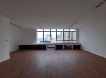 SALA COMERCIAL COM 130,27 m² PRIVATIVOS NO CENTRO DE FLORIANÓPOLIS/SC