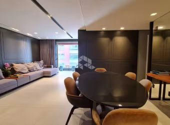 APARTAMENTO DE ALTO PADRÃO COM 3 SUÍTES E LOCALIZAÇÃO PRIVILEGIADA NA AGRONÔMICA EM FLORIANÓPOLIS/SC