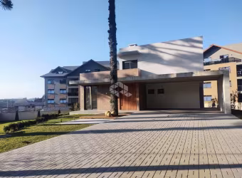 Casa 4 dormitórios, 412m² privativos, no Condomínio Altos Pinheiros, no Centro de Canela